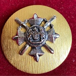 🍒3 for $33🍒 Vintage Heraldic Lion Dragon Shield Crest Brooch GoldSilver Tone